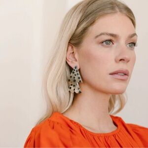 Sunshine Tienda Stylish Black and Brown Cheetah Earrings